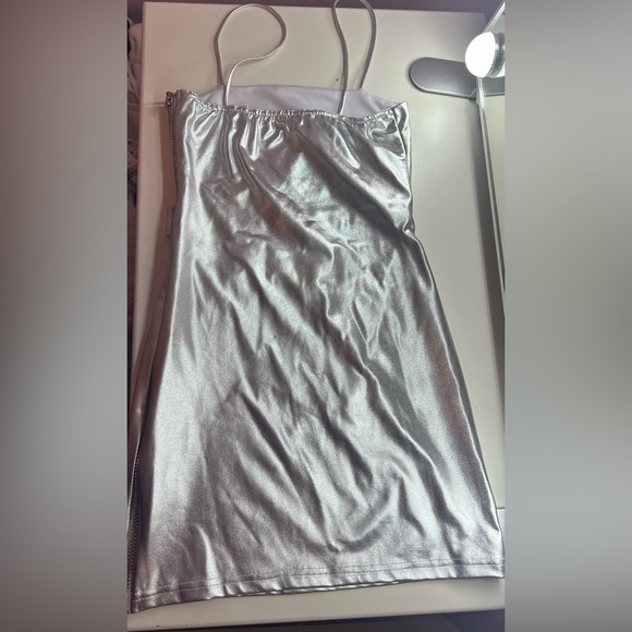 worn once! size small! - Picture 2 of 2